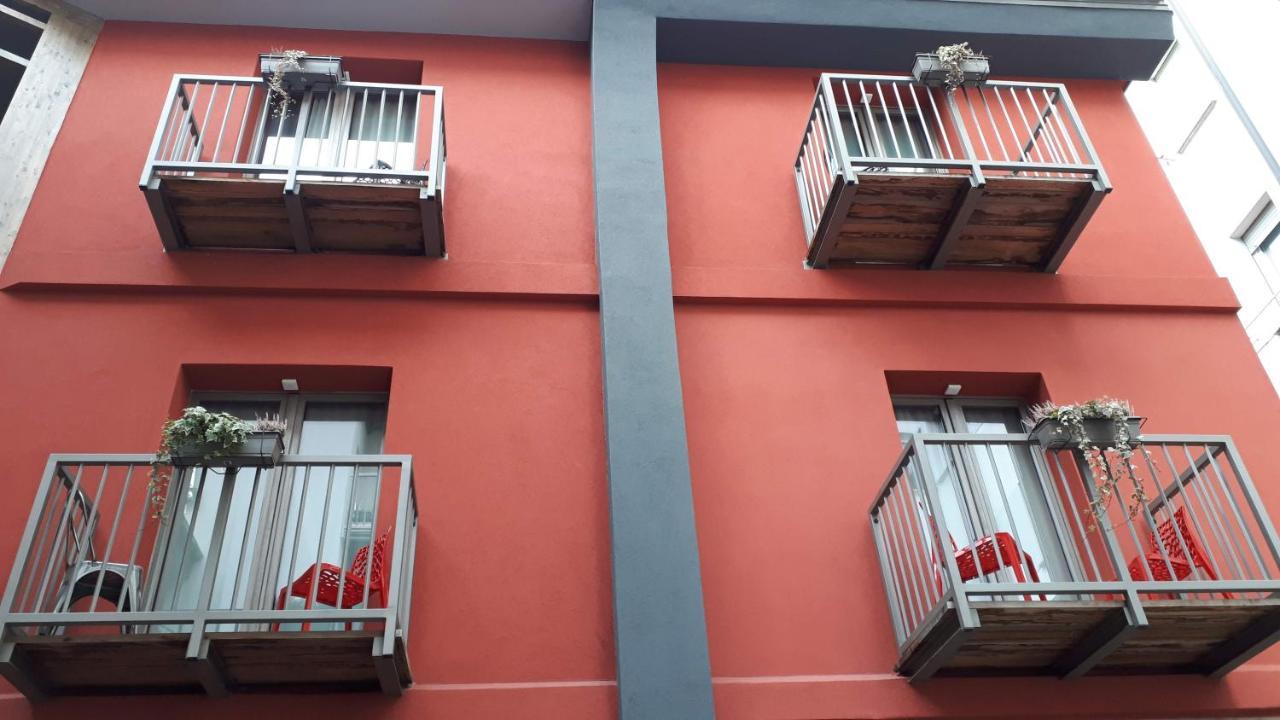 Hotel Bed & Rooms , Corte Rossa -1 Min Walk To Bernina Express Tirano Kültér fotó
